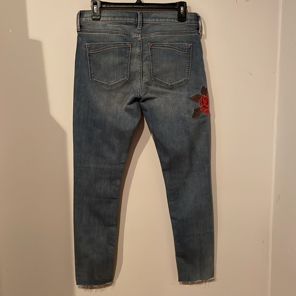 Express Jeans with Roses Embroidered on the side, Ankle Legging, Mid Rise - Picture 9 of 14